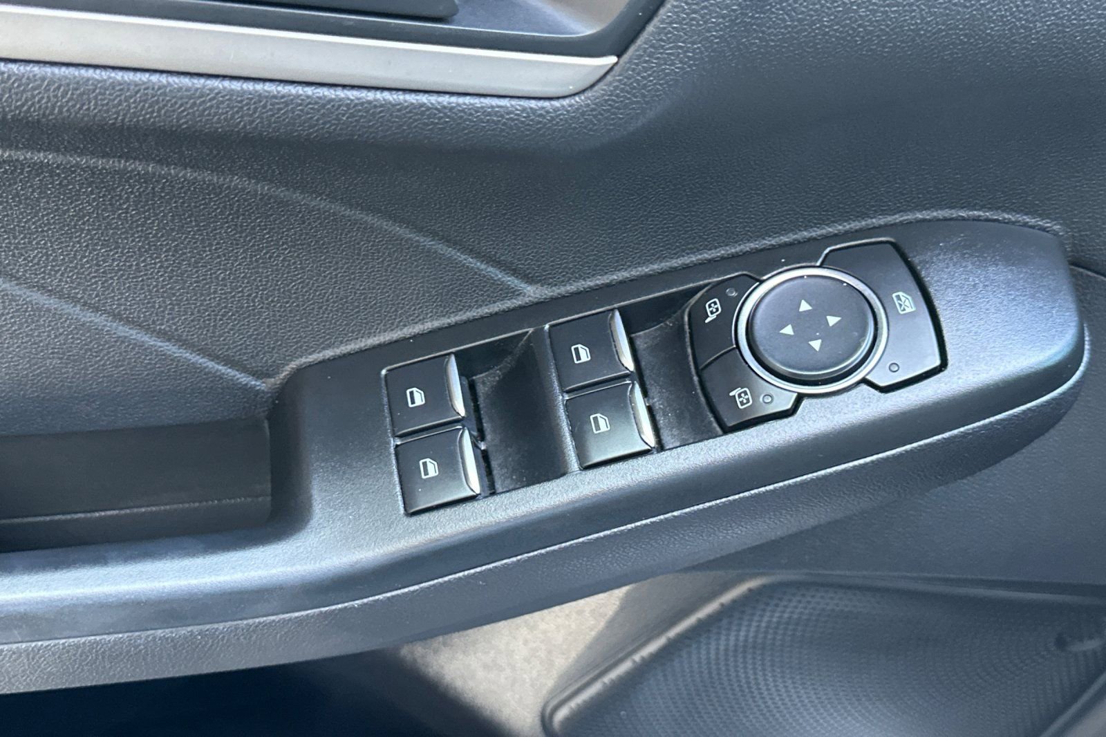 Certified 2022 Ford Escape SE w/ SE Sport Appearance Package FWD image 12