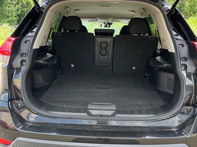 Used 2020 Nissan Rogue SV FWD image 10