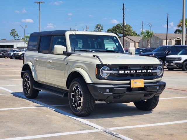 Certified 2025 Ford Bronco Outer Banks AWD/4WD image 3
