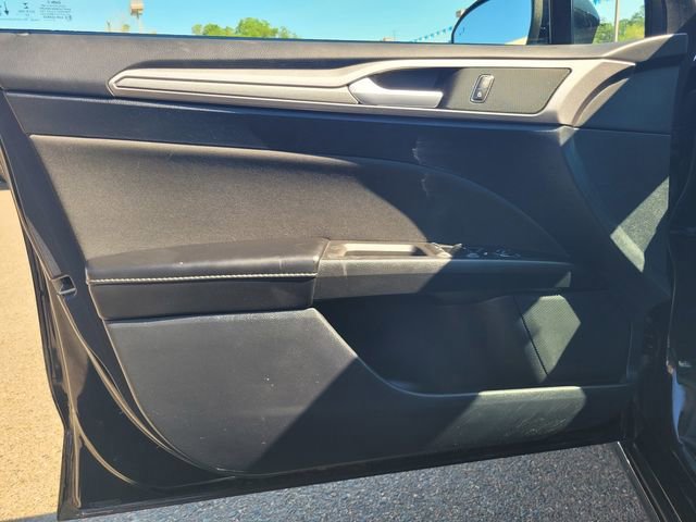 Certified 2020 Ford Fusion SE image 16