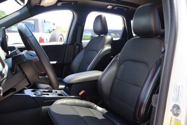 Certified 2023 Ford Escape ST-Line w/ Tech Pack #1 FWD image 15