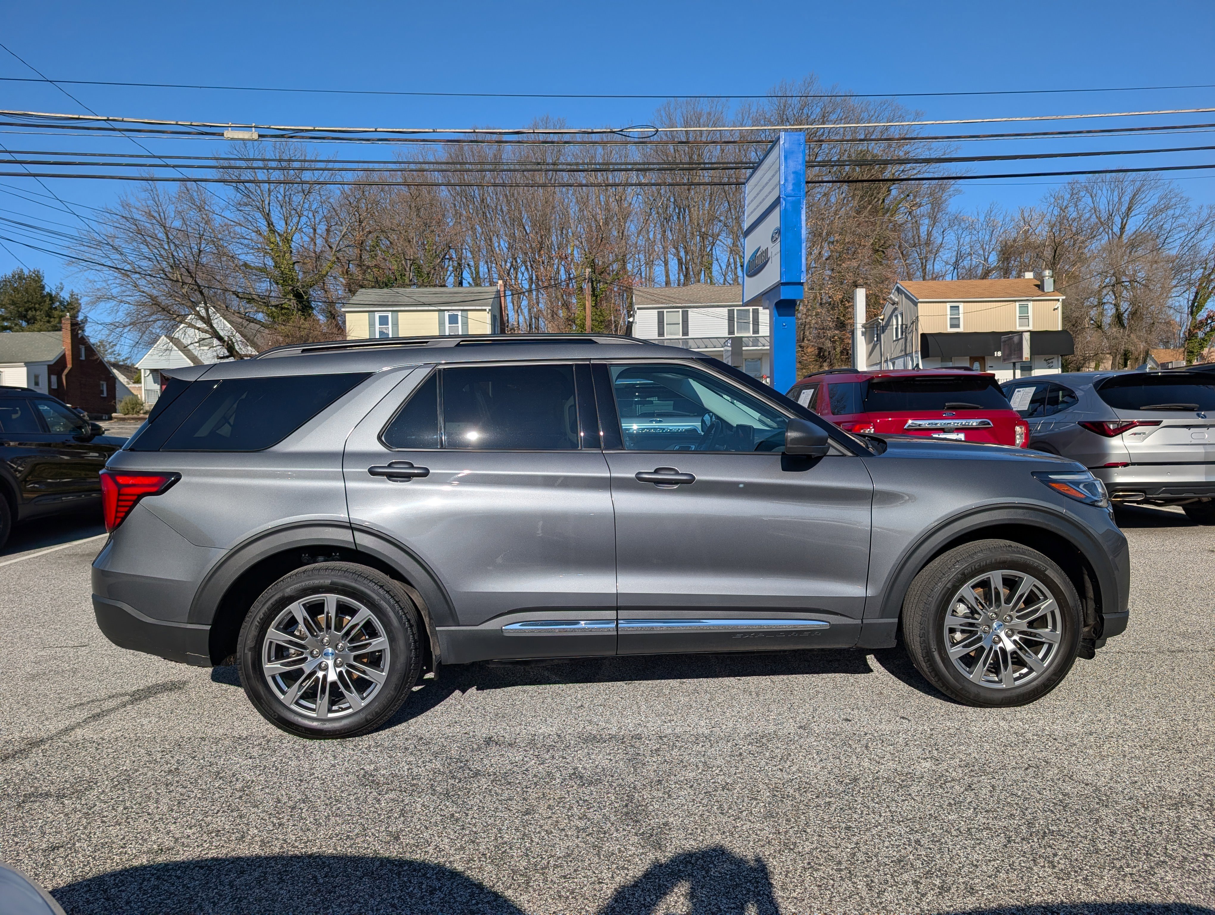 Certified 2025 Ford Explorer Active w/ Active Comfort Package image 8