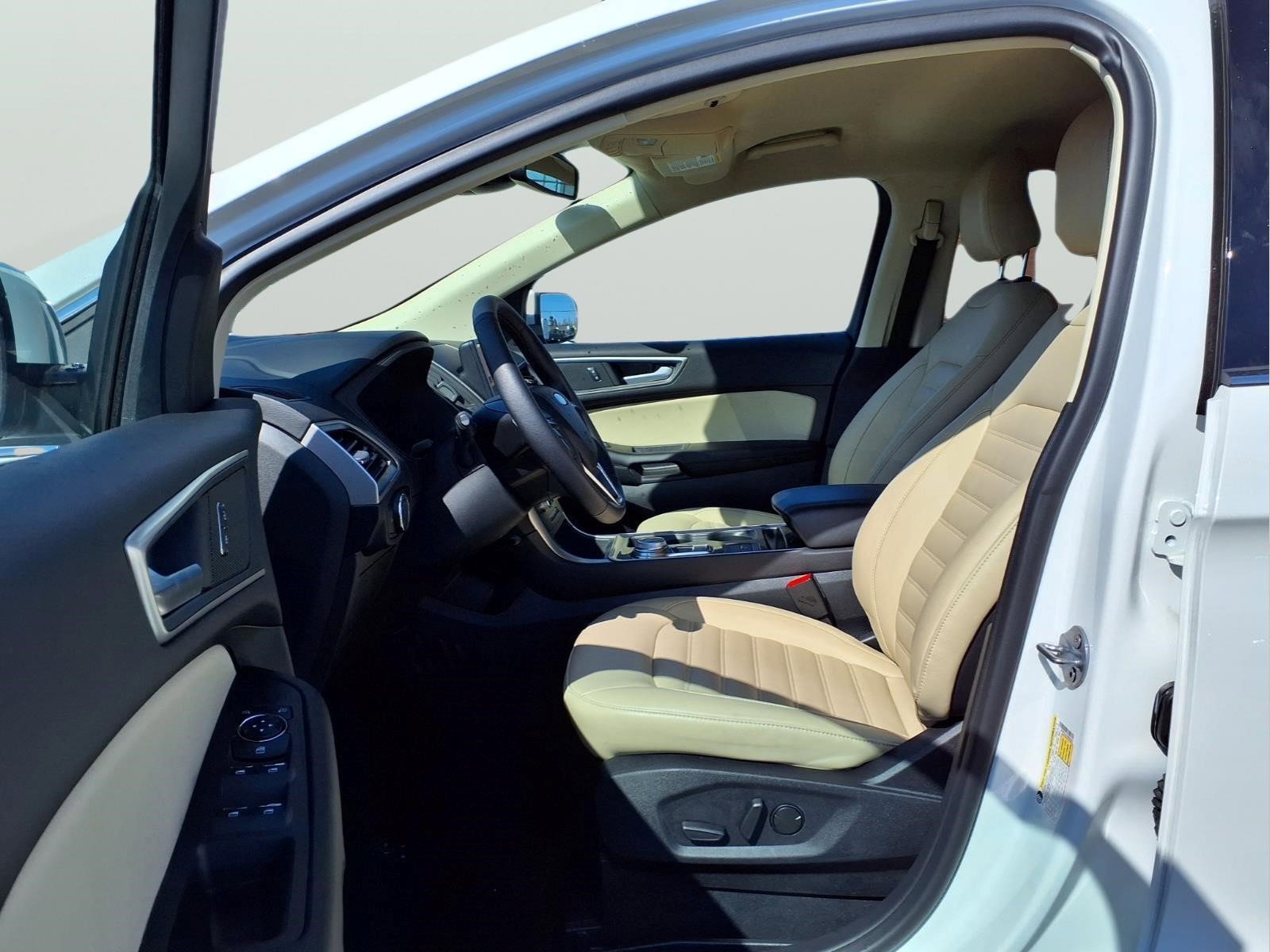 Certified 2024 Ford Edge SEL w/ Convenience Package AWD/4WD image 16
