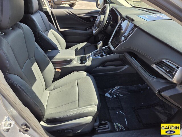Used 2025 Subaru Outback Limited AWD/4WD image 16