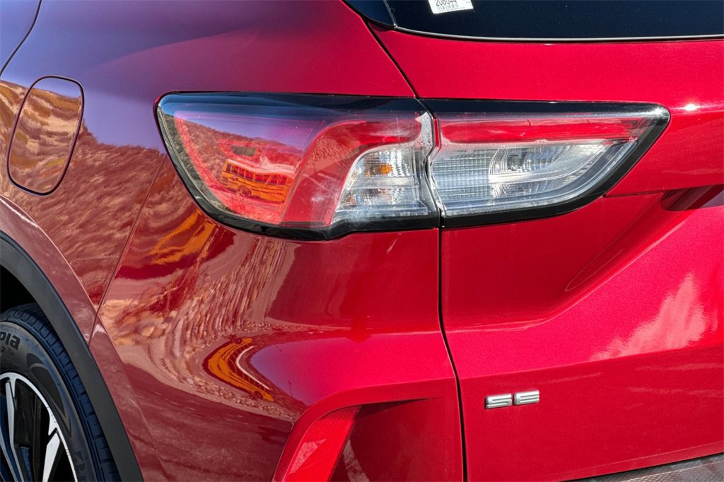 Certified 2021 Ford Escape SE w/ SE Sport Appearance Package image 26