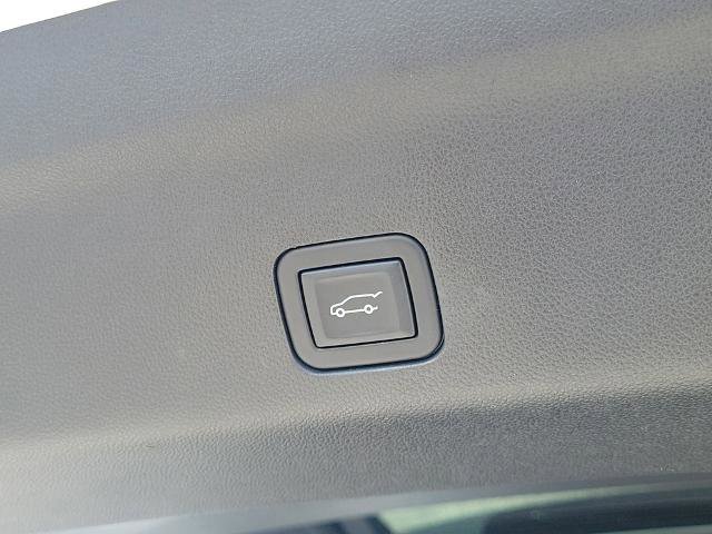 Used 2023 Chevrolet Tahoe RST w/ Luxury Package RWD image 12