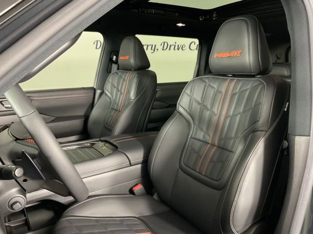 Used 2025 Nissan Armada PRO-4X w/ Pro-4X Premium Package image 14