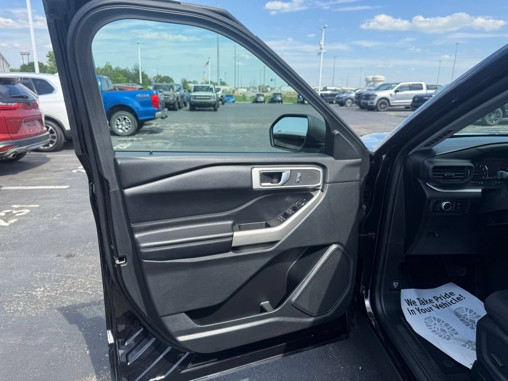 Certified 2021 Ford Explorer XLT RWD image 13