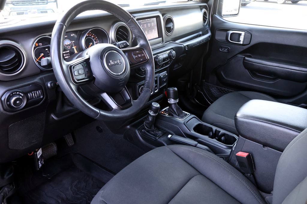 Used 2019 Jeep Wrangler Sport AWD/4WD image 4