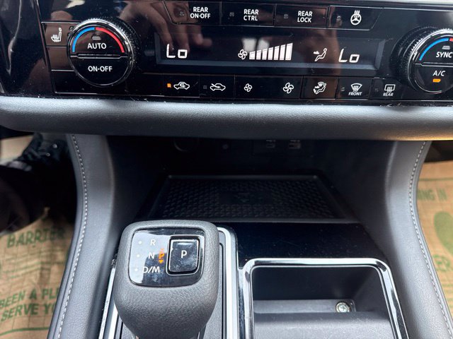Used 2025 Nissan Pathfinder SL AWD/4WD image 24