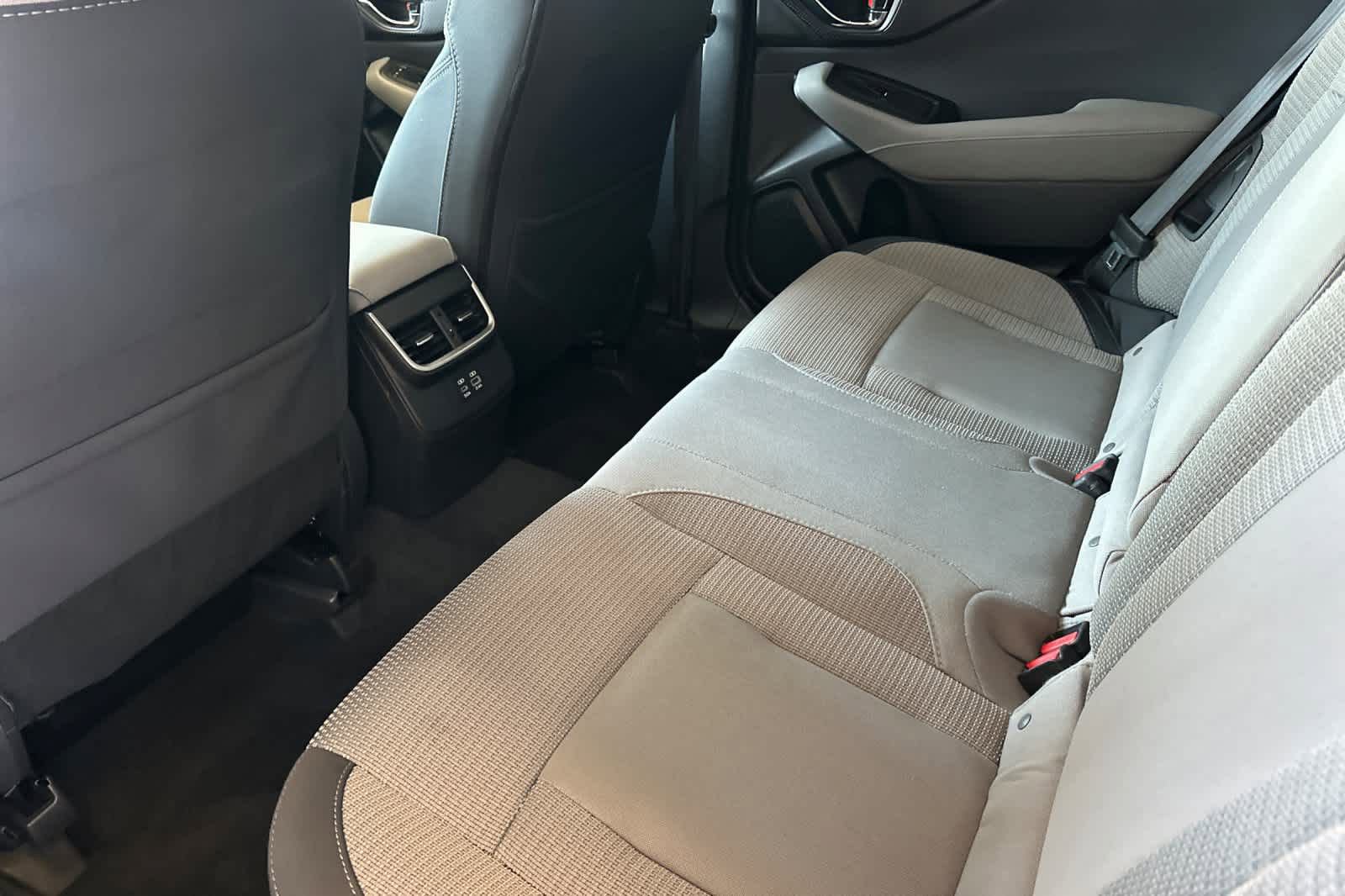 Used 2023 Subaru Outback Premium AWD/4WD image 4
