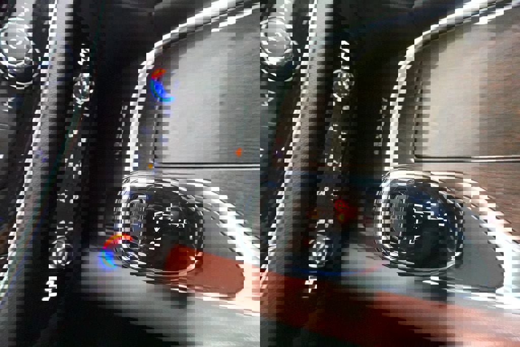 Used 2018 Buick Enclave Avenir w/ Avenir Technology Package AWD/4WD image 17