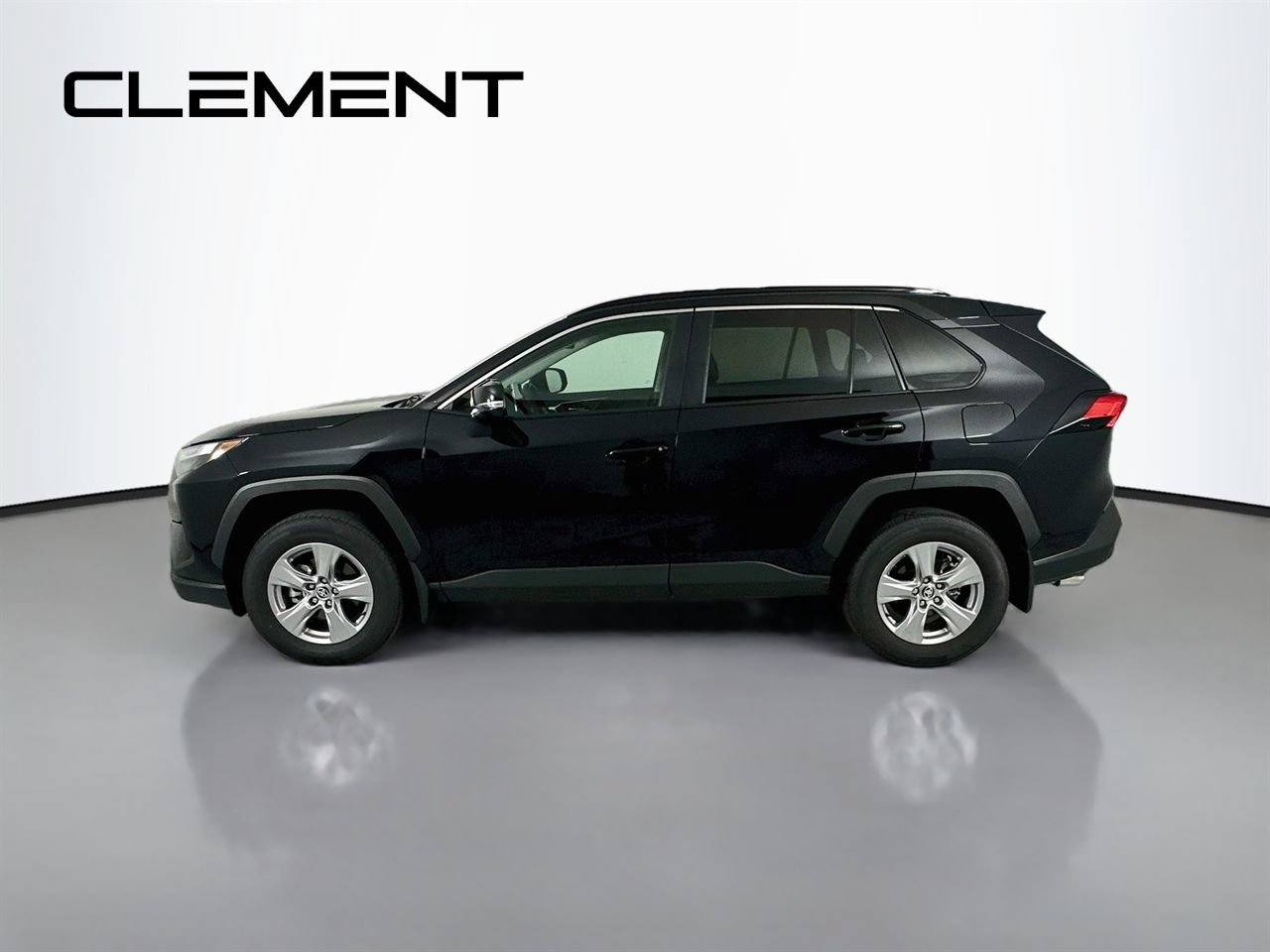 Used 2025 Toyota RAV4 XLE w/ Convenience Package FWD image 6