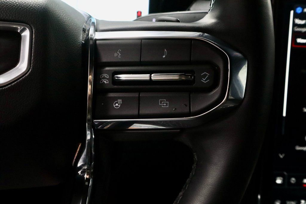 Used 2025 GMC Acadia Elevation image 33