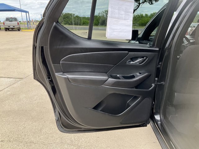 Used 2023 Chevrolet Traverse LT FWD image 12