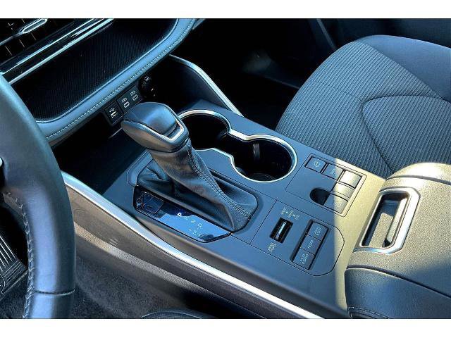 Used 2024 Toyota Highlander LE image 18