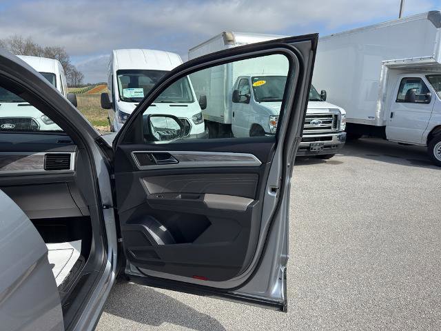 Used 2023 Volkswagen Atlas Cross Sport SE image 17
