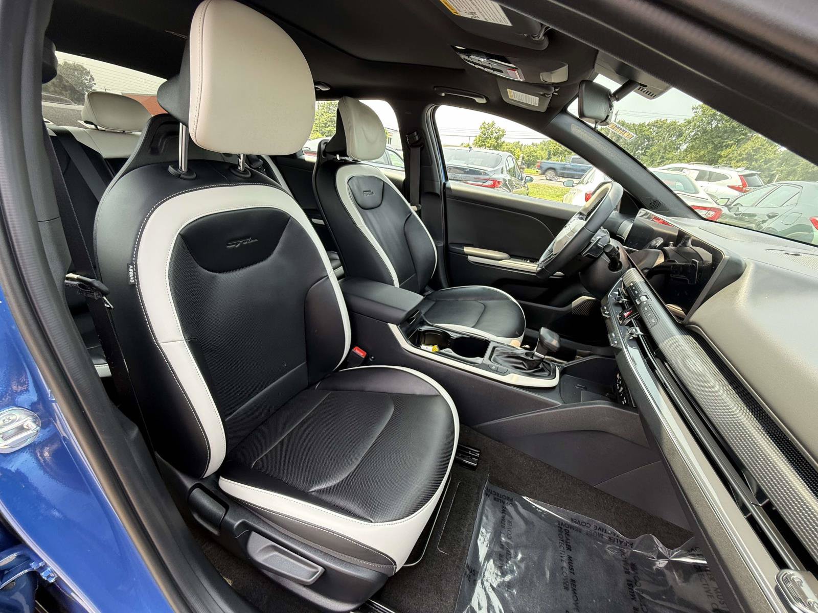 Used 2025 Kia K4 GT-Line w/ GT-Line Premium Package FWD image 30