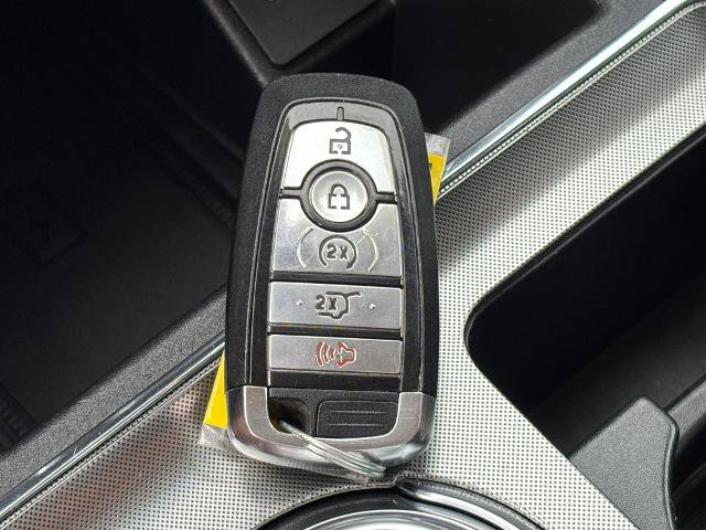 Certified 2022 Ford Edge Titanium AWD/4WD image 13