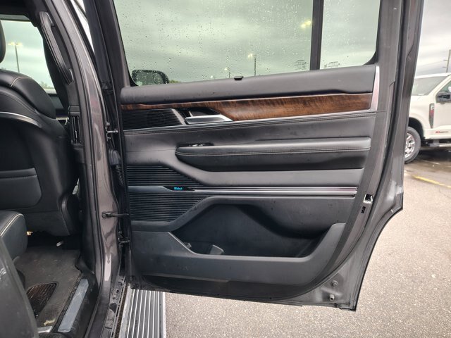 Used 2023 Jeep Grand Wagoneer Series II AWD/4WD image 16