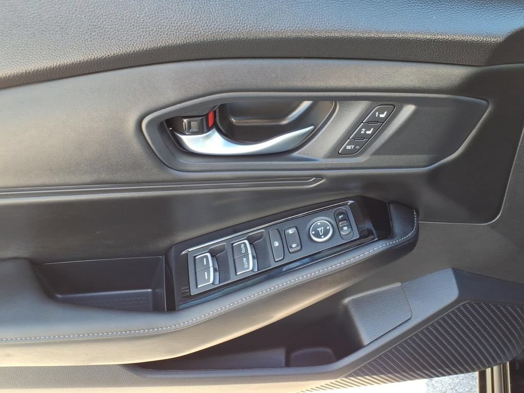 Used 2025 Honda Accord Touring image 14