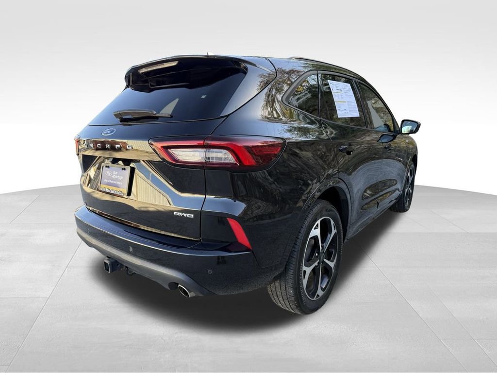 Certified 2023 Ford Escape ST-Line Select w/ Tech Pack #2 image 5