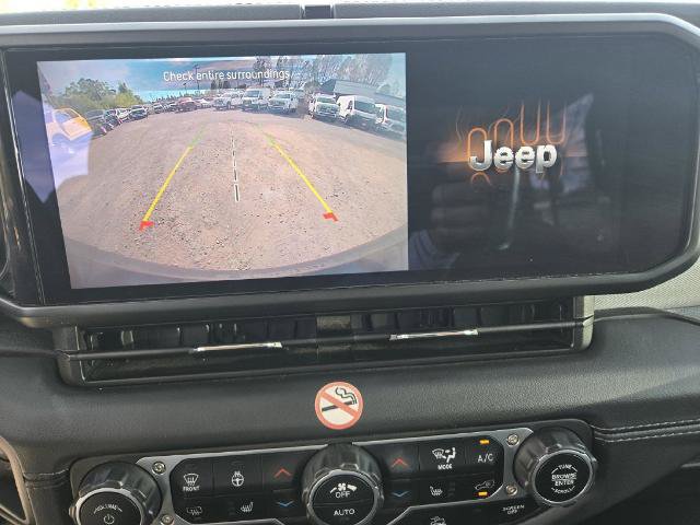 Used 2024 Jeep Wrangler Unlimited Sahara AWD/4WD image 12