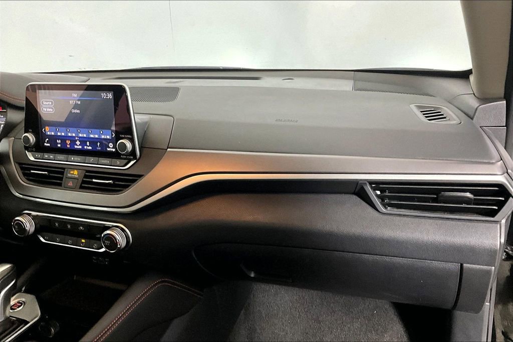 Used 2025 Nissan Altima 2.5 SR image 12