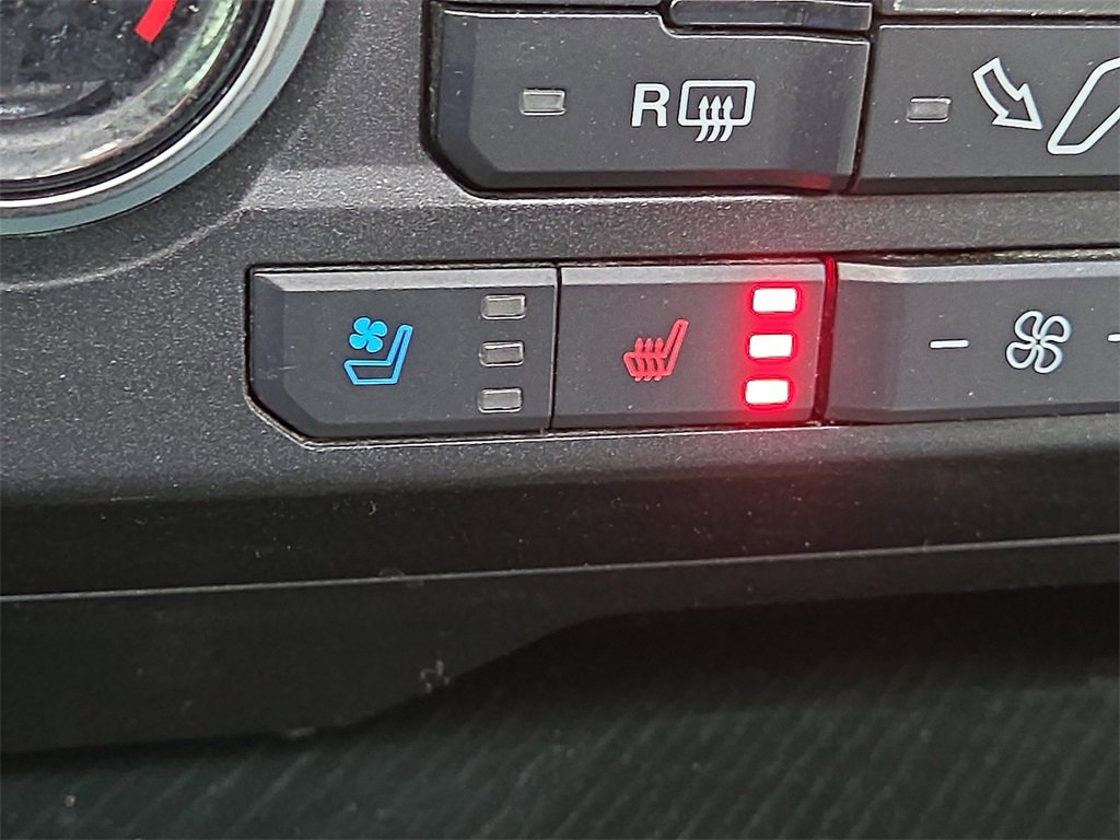 Certified 2021 Ford F250 Platinum w/ FX4 Off-Road Package image 28