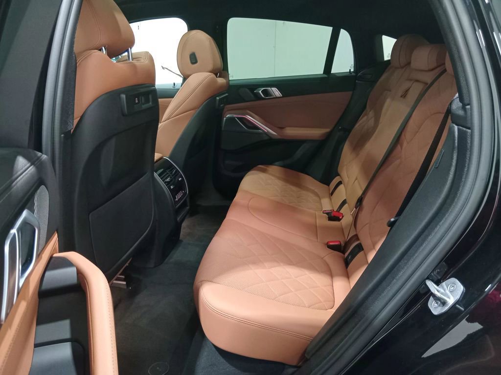 Used 2023 BMW X6 xDrive40i w/ M Sport Package image 13