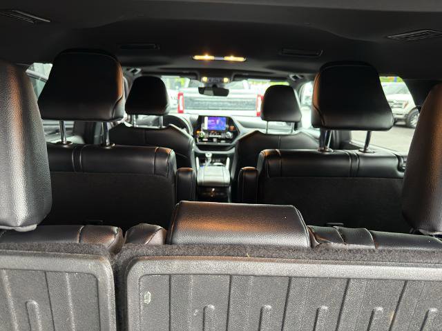 Used 2023 Toyota Highlander XSE AWD/4WD image 7