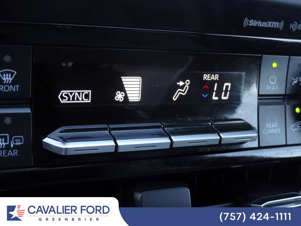 Used 2022 Toyota Highlander XLE AWD/4WD image 31