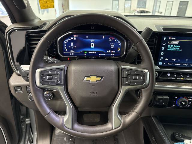Used 2025 Chevrolet Silverado 2500 LTZ w/ LTZ Premium Package AWD/4WD image 16