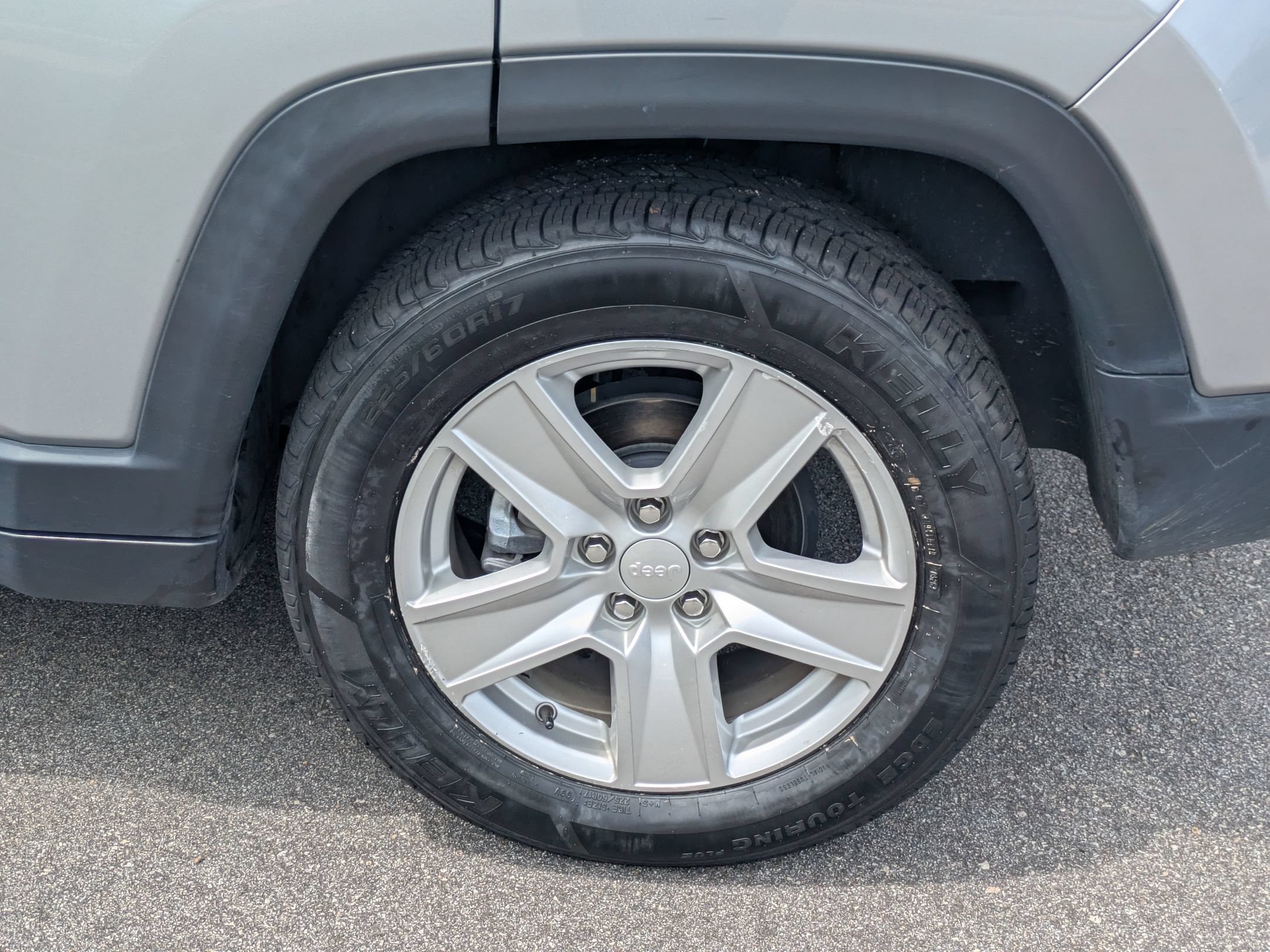 Used 2022 Jeep Compass Latitude w/ Sun and Sound Group FWD image 8
