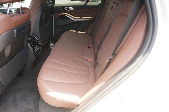 Used 2023 BMW X5 xDrive40i w/ Premium Package AWD/4WD image 13