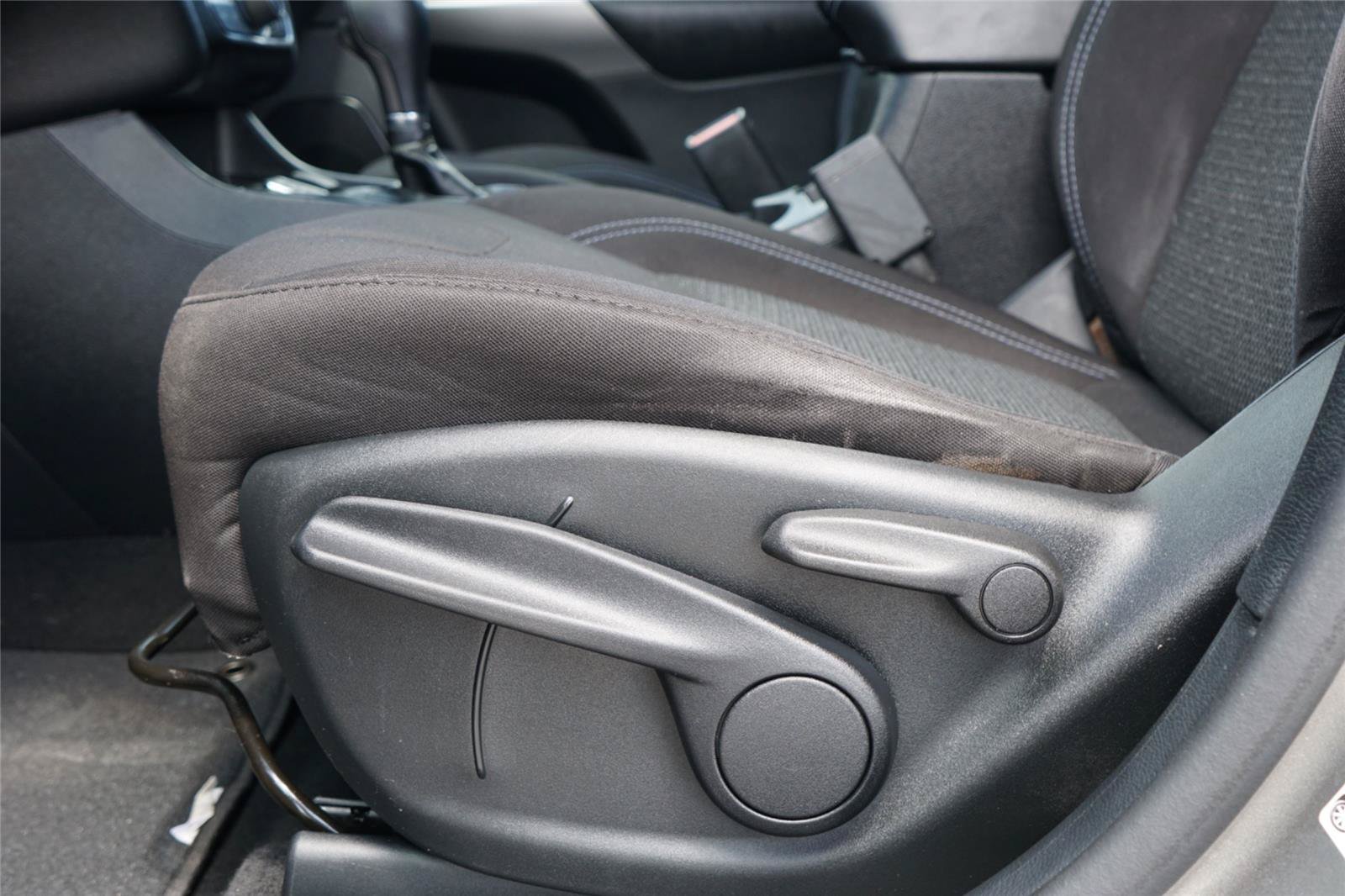 Used 2020 Jeep Cherokee Latitude FWD image 19