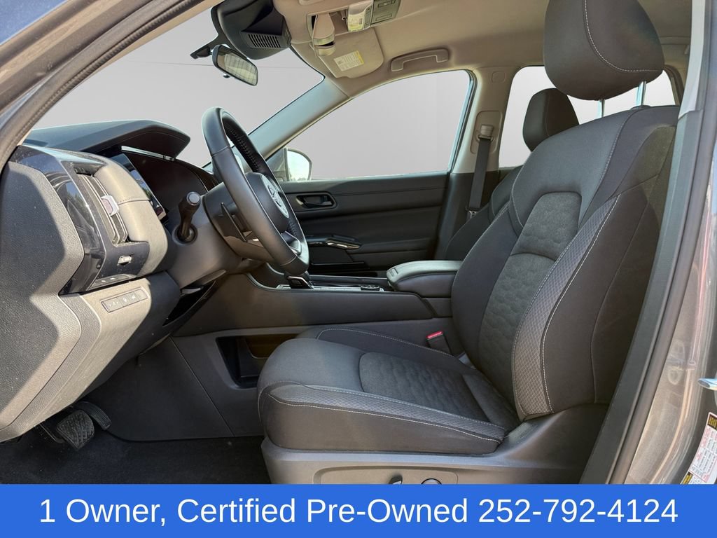 Used 2025 Nissan Pathfinder SV AWD/4WD image 9