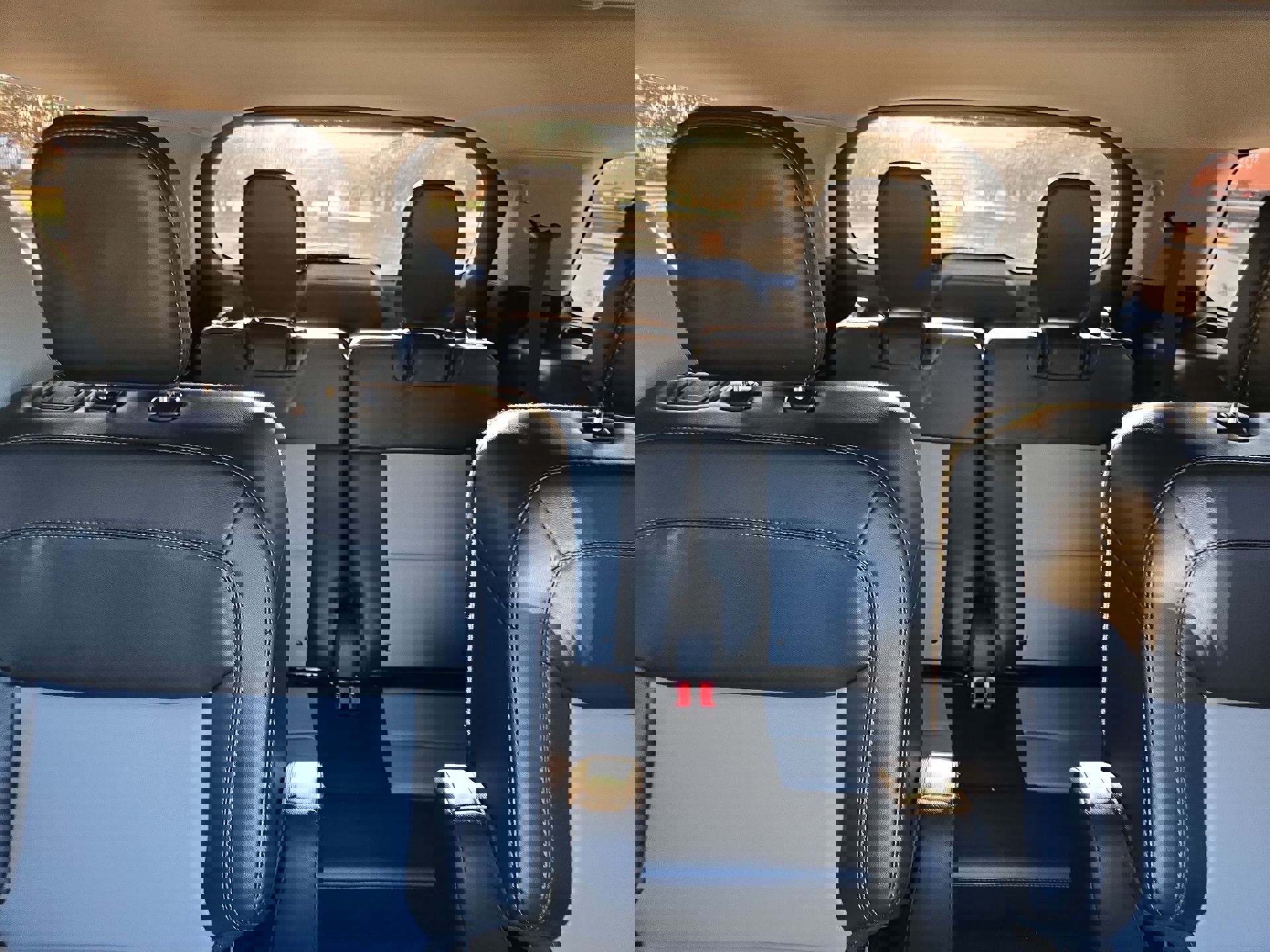 Certified 2022 Ford Explorer XLT w/ Equipment Group 202A image 23