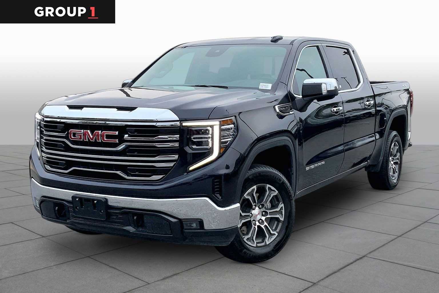 Used 2025 GMC Sierra 1500 SLT AWD/4WD image 1