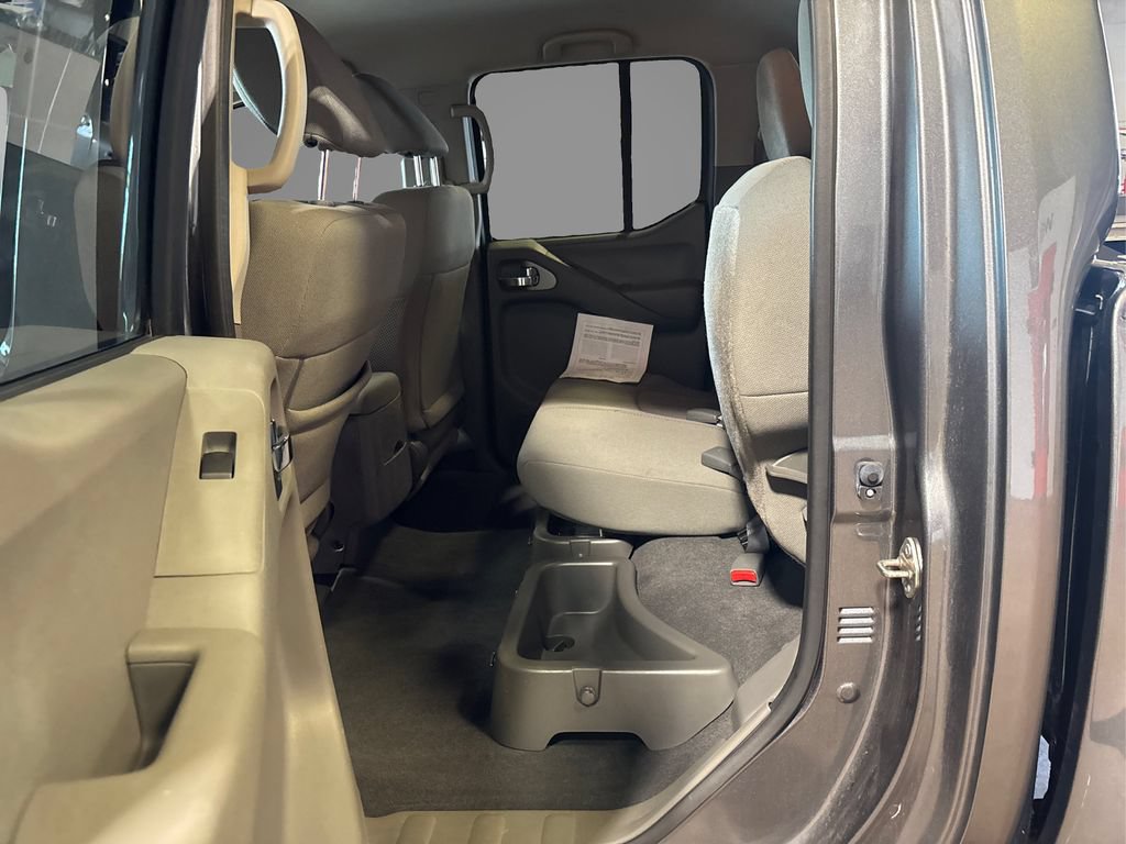 Used 2020 Nissan Frontier SV RWD image 11
