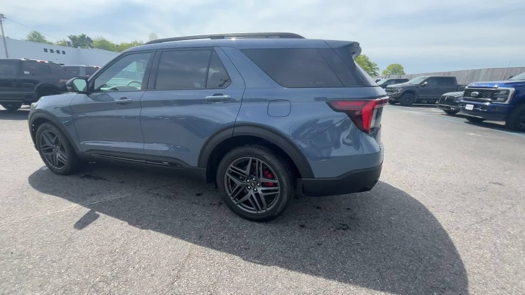 Certified 2025 Ford Explorer ST AWD/4WD image 17