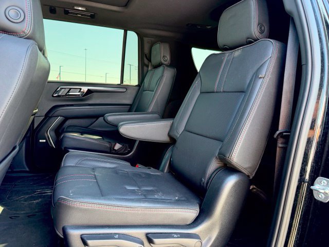 Used 2025 Chevrolet Suburban RST w/ RST Capability Package AWD/4WD image 7