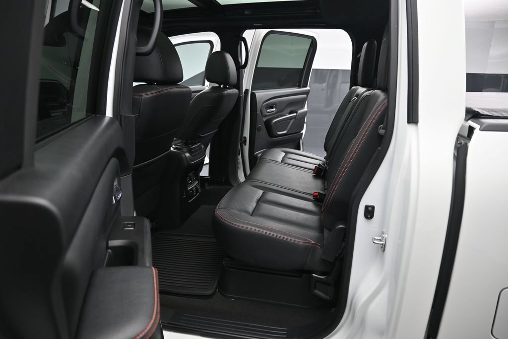 Used 2021 Nissan Titan PRO-4X w/ Pro-4x Convenience Package AWD/4WD image 21