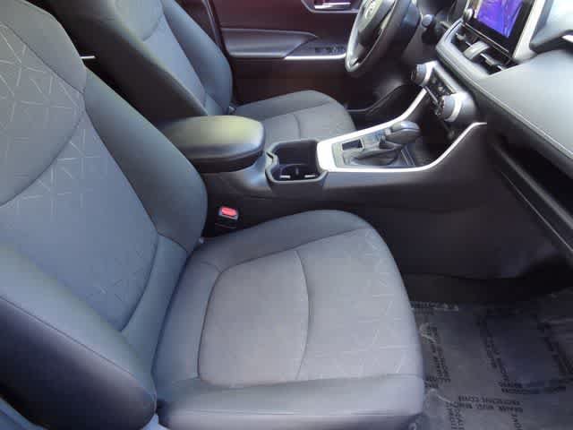 Used 2024 Toyota RAV4 XLE AWD/4WD image 13