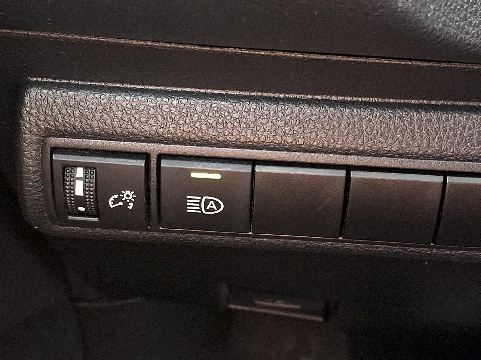 Used 2024 Toyota Corolla LE FWD image 24