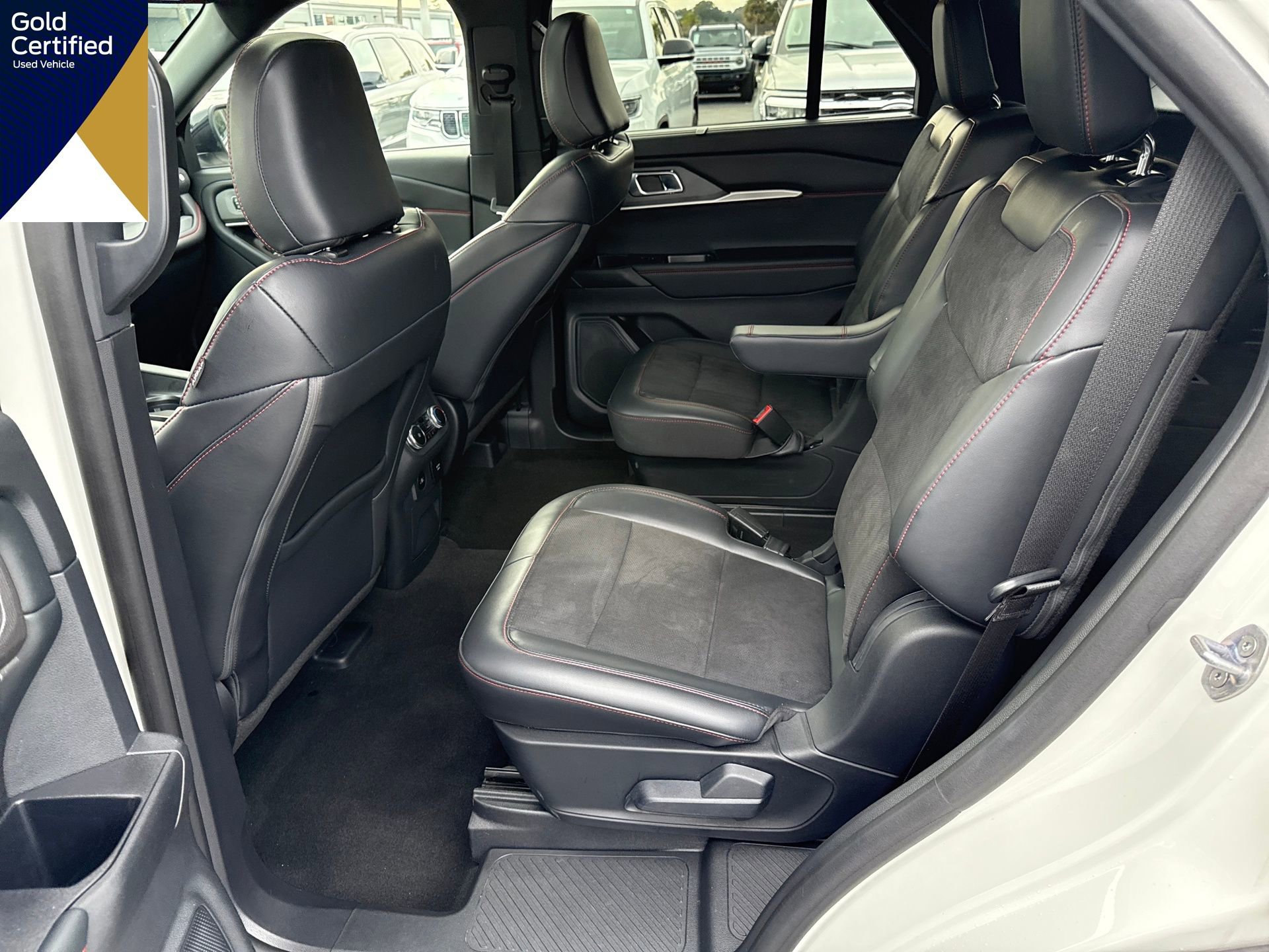 Certified 2025 Ford Explorer ST image 26