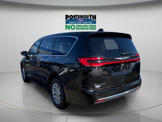 Used 2024 Chrysler Pacifica Touring-L FWD image 24