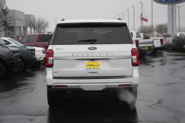 Certified 2023 Ford Expedition XLT image 5