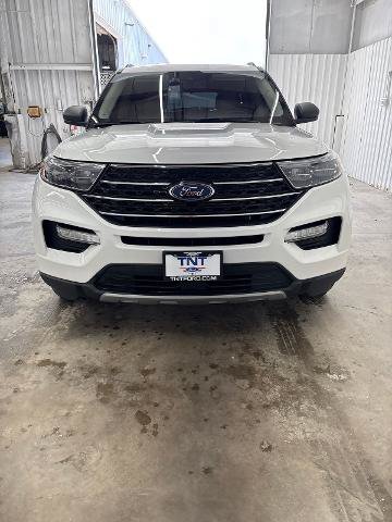 Certified 2021 Ford Explorer XLT w/ Equipment Group 202A AWD/4WD image 3