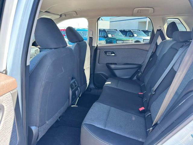 Used 2023 Nissan Rogue SV FWD image 10